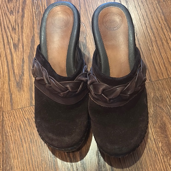 Brown leather and suede clogs - Picture 4 of 9